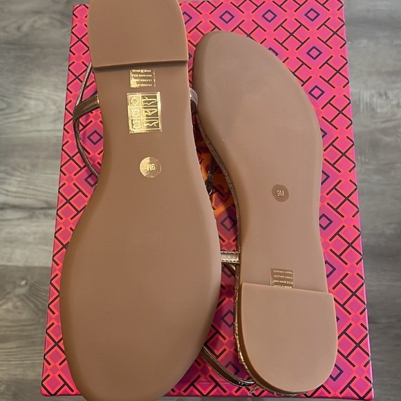 BRAND NEW Tory Burch Sandals - Picture 4 of 4